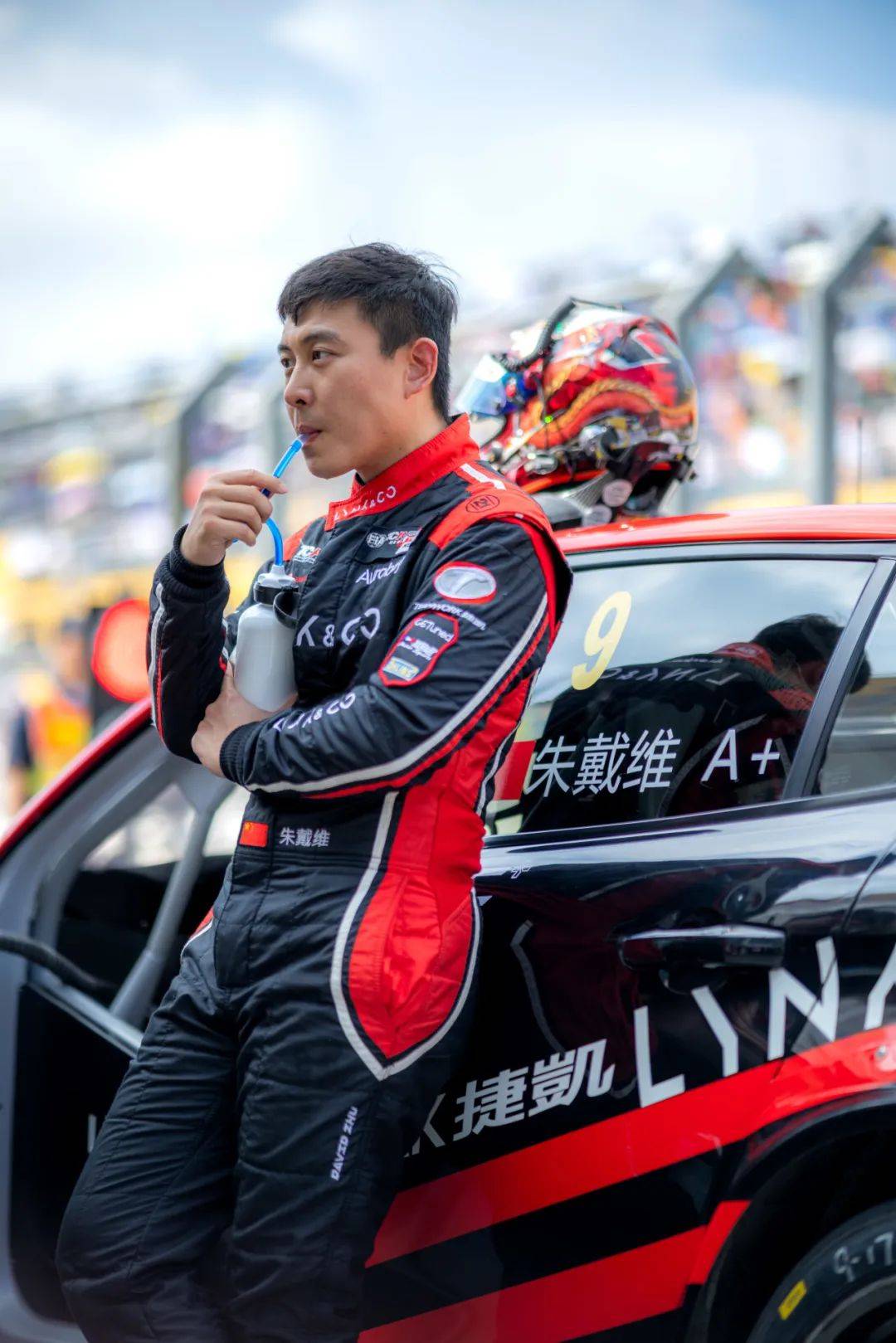 赛车再创历史,冠军实至名归的简单介绍 赛车再创历史,冠军实至名归的简单介绍