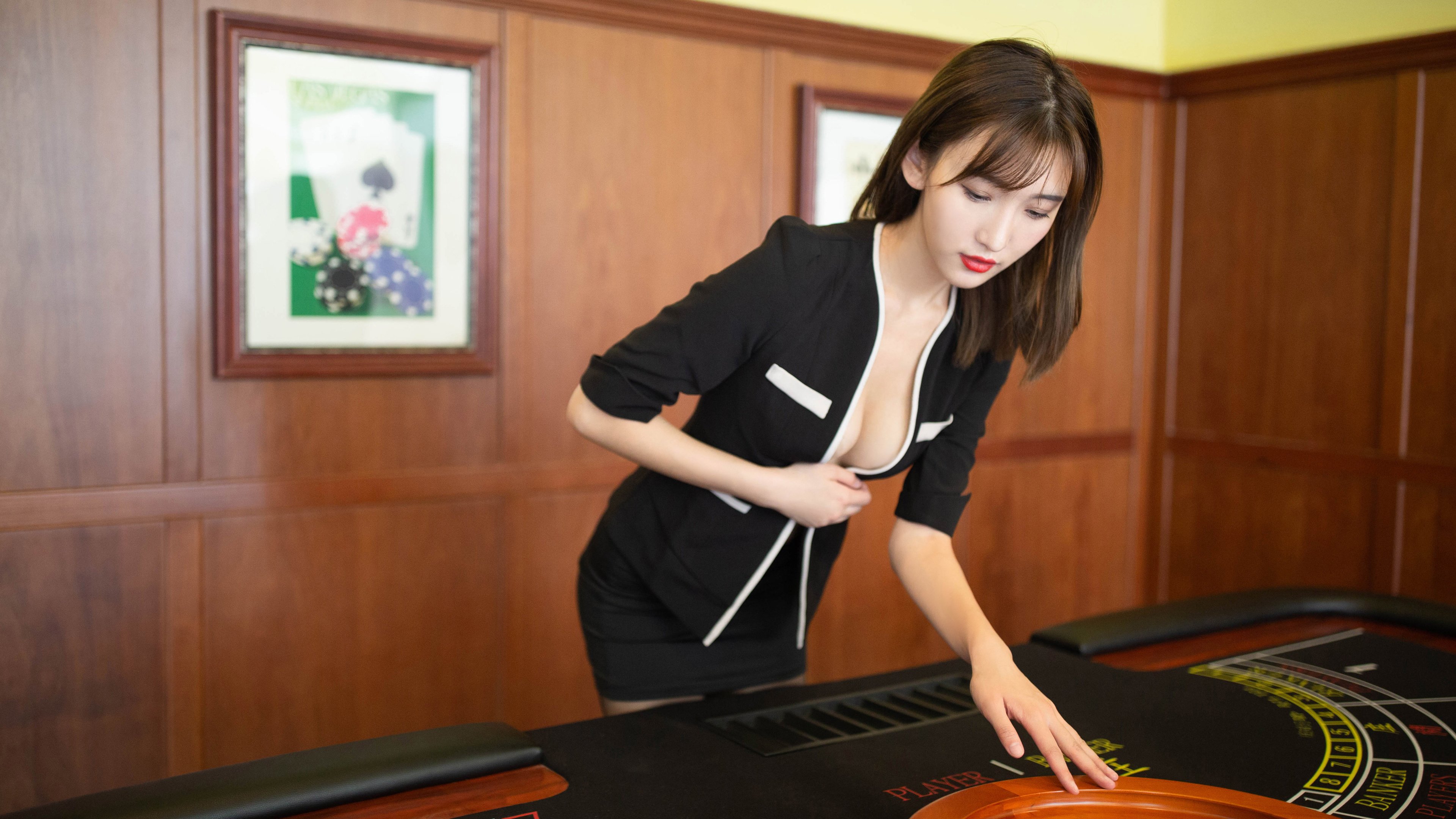 时空交错的绿茵传奇,多特蒙德对阵阿根廷,法比尼奥如何主宰比赛走向