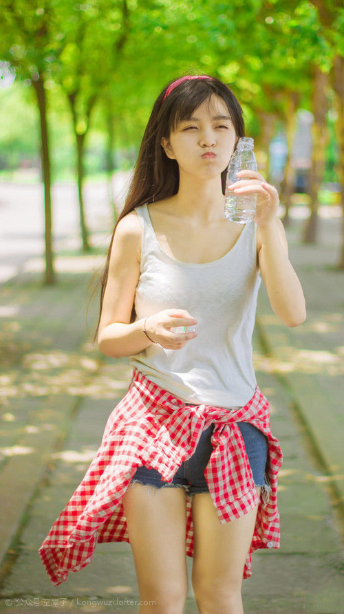 三狮军团征服星条旗，2026世界杯G组史诗之战，莱万不朽之名响彻北美大陆